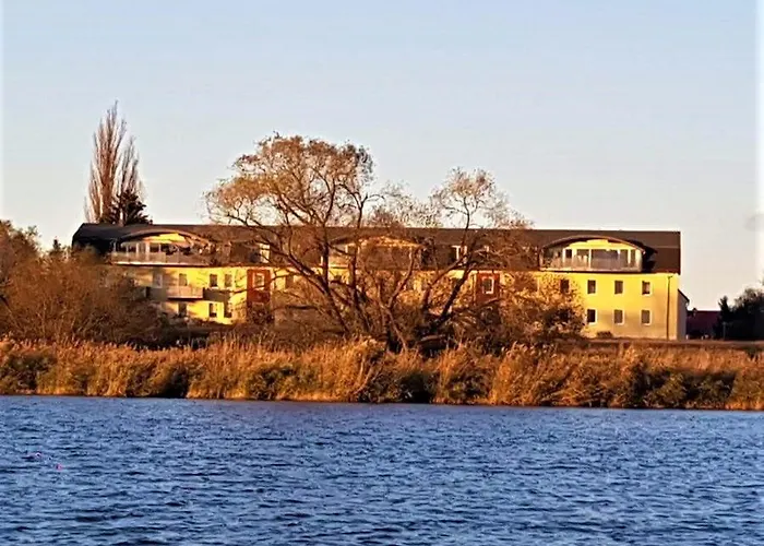 Mit Seeblick Brandenburg (Brandenburg an der Havel)